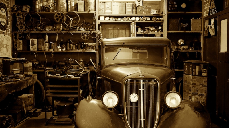 vitrine-TOURRETTES SUR LOUP-min_antique_auto_automobile_automotive_car_classic_equipment_fix-1169797