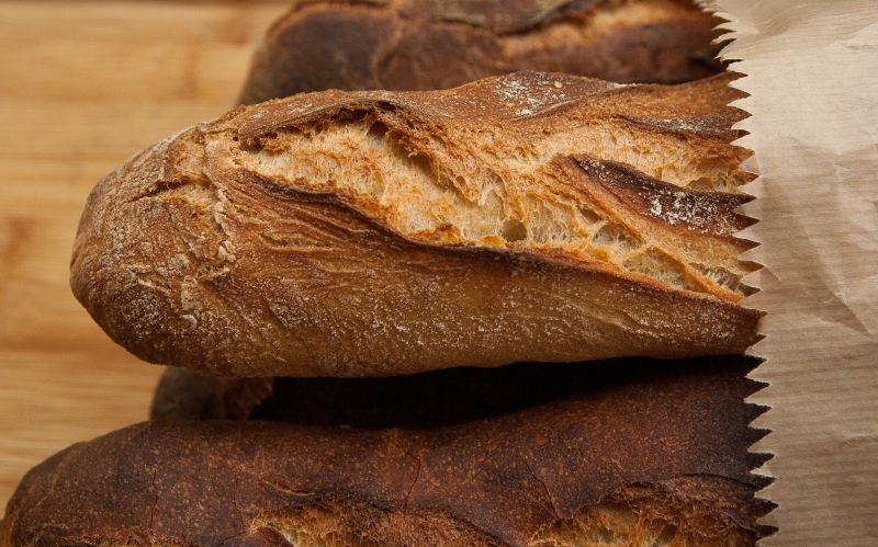 vitrine-TOURRETTES SUR LOUP-min_dish-food-baking-cuisine-bread-bakery-399077-pxhere.com